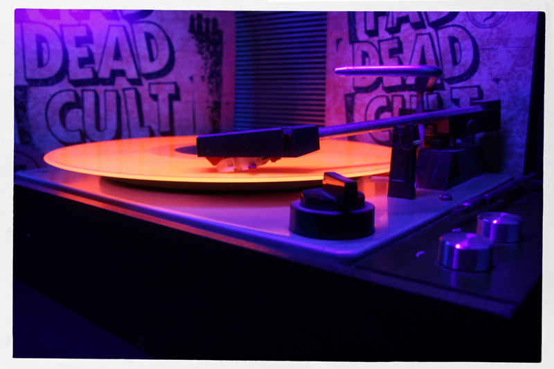 FabDeadCultVeil_Vinyl_Neon_UVlight